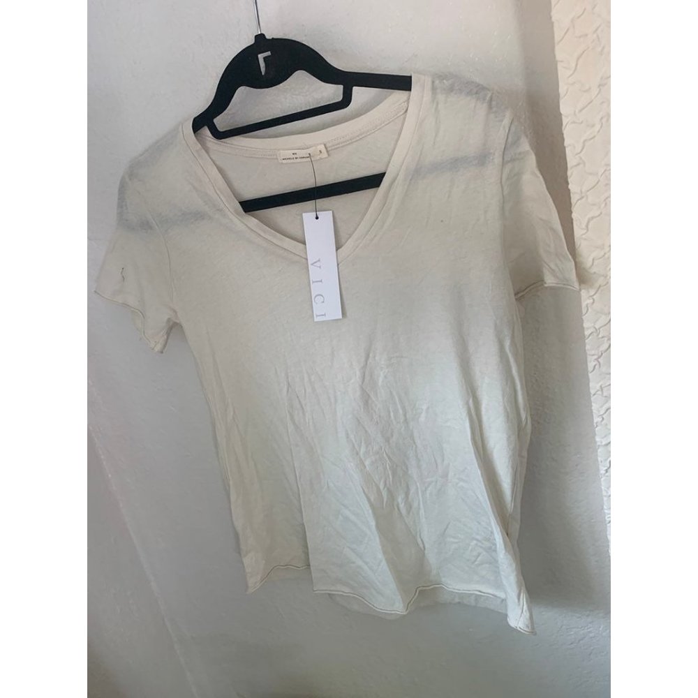 NWT VICI Super lush soft tee tshirt cream off white - Picture 2 of 6